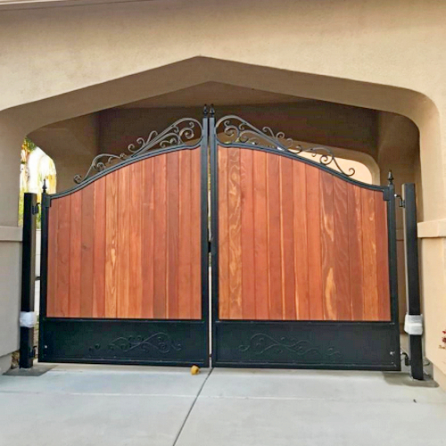 wooden-driveway-gate new